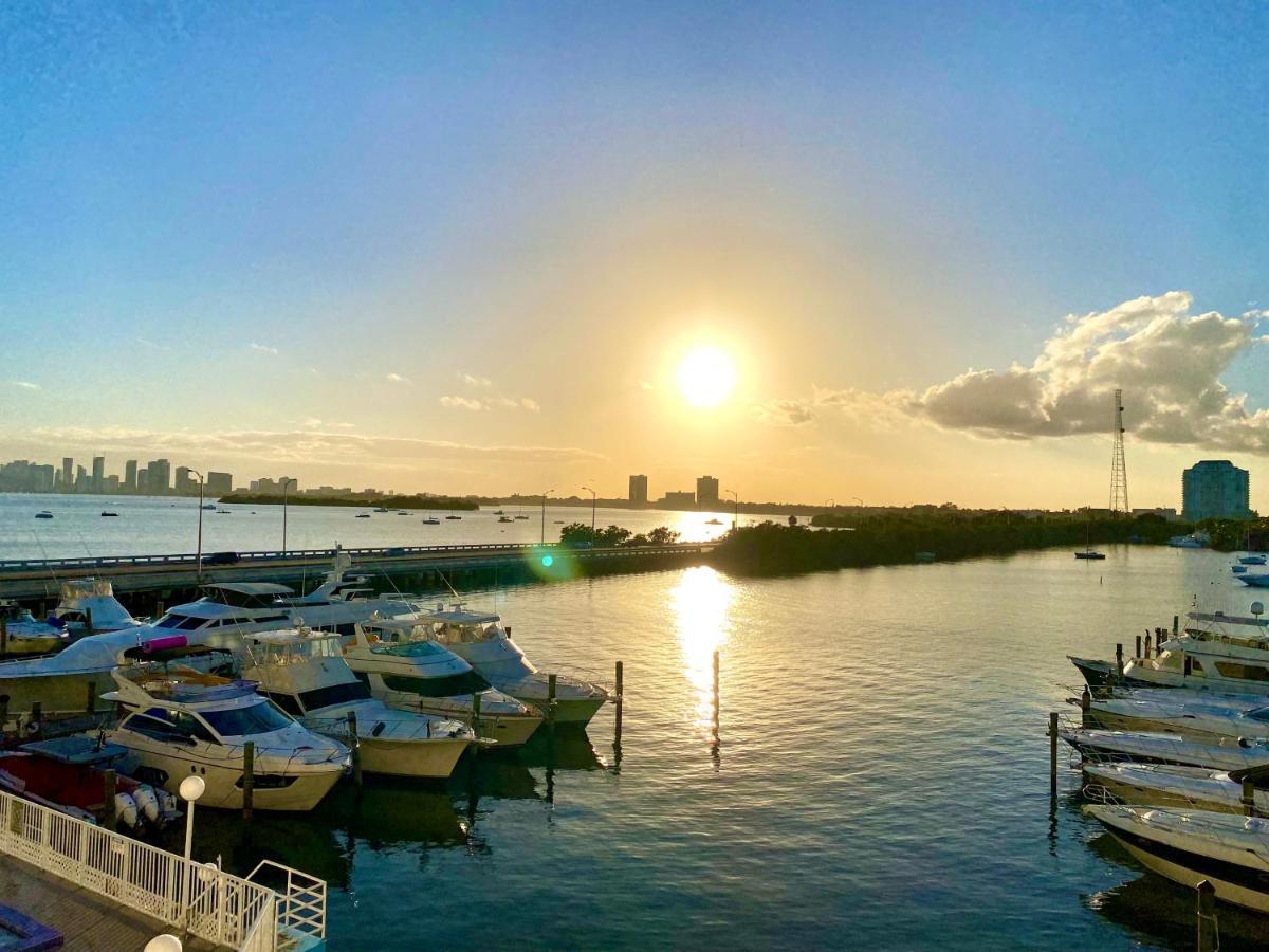 Deluxe Waterfront One Bedroom Apartment With Miami Skyline View, Free Parking 5 Mins Drive To Miami Beach Extérieur photo