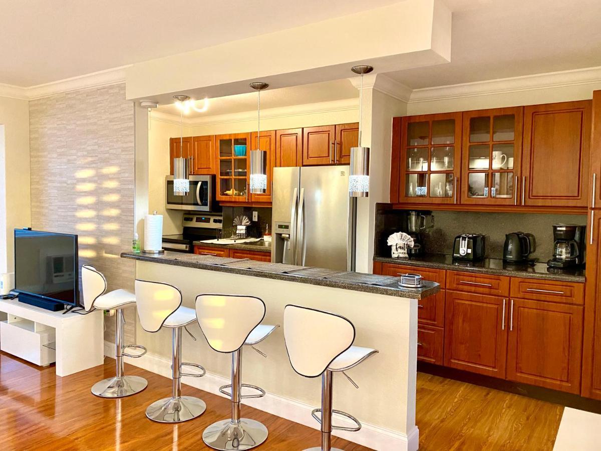 Deluxe Waterfront One Bedroom Apartment With Miami Skyline View, Free Parking 5 Mins Drive To Miami Beach Extérieur photo