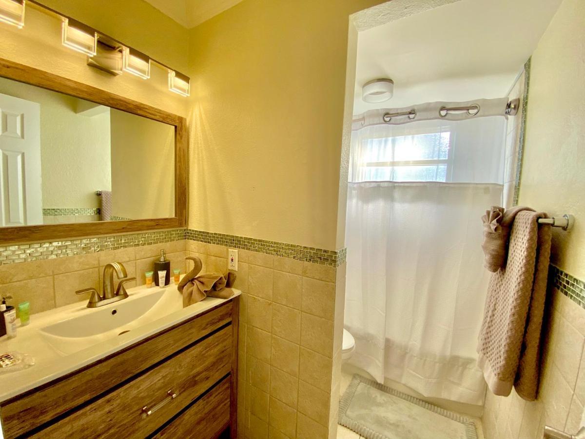 Deluxe Waterfront One Bedroom Apartment With Miami Skyline View, Free Parking 5 Mins Drive To Miami Beach Extérieur photo